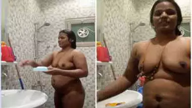 Fatty Desi Exposes Herself In The Nude While Xxx Body Washing Part free  hindi pussy fuck