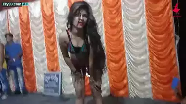 Bhojpuri Sexy Archestra Open Dance xxx indian films at Indianpornfree.com