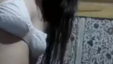 Kashmir Sex Video Mp4 - Kashmiri Gf Showing Boobs On Vc free hindi pussy fuck