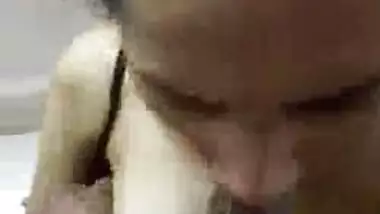 Deep throat blowjob of desi rich call girl