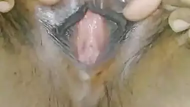 Sexy Bhabhi Shows Her Boobs and Pussy Part 2