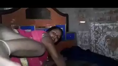 Bhabhi Ne Chodna Sikhaya Hai Video - Akele Mai Sexy Mami Ne Chodna Sikhaya free hindi pussy fuck