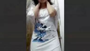 Pore300 - Sexy Desi Girl Showing Boobs free hindi pussy fuck
