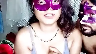 Red batwoman Couples Romance in Live