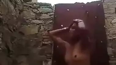 Bangladeshi village girl nude bathing video