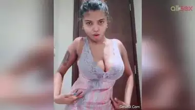 Pakistani Girl Dance And Fuking - Pakistani Sex Slut Dancing Topless Viral Clip free hindi pussy fuck