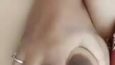 Today Exclusive -sexy Bhabhi Shows Her Boobs And Ass