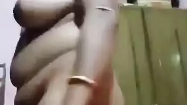 Kolhapur lady records her Indian nude MMS for her lover